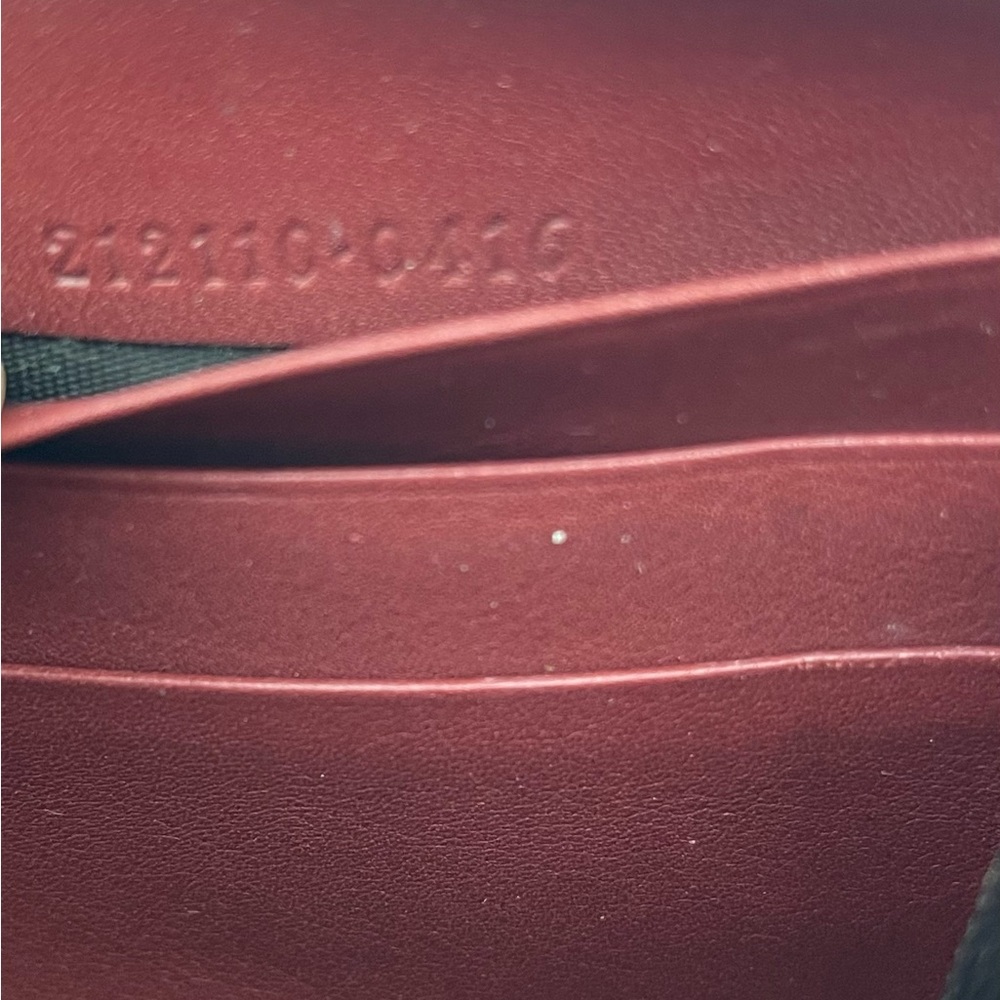 🚫🚫SOLD🚫🚫Custom Gucci Embossed Burgundy Leather Zip Around Wallet on Chain - Picture 8 of 16